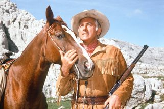 Old Surehand: Útok pečeným kuřetem, nenávist s Vinnetouem a ostuda na celnici